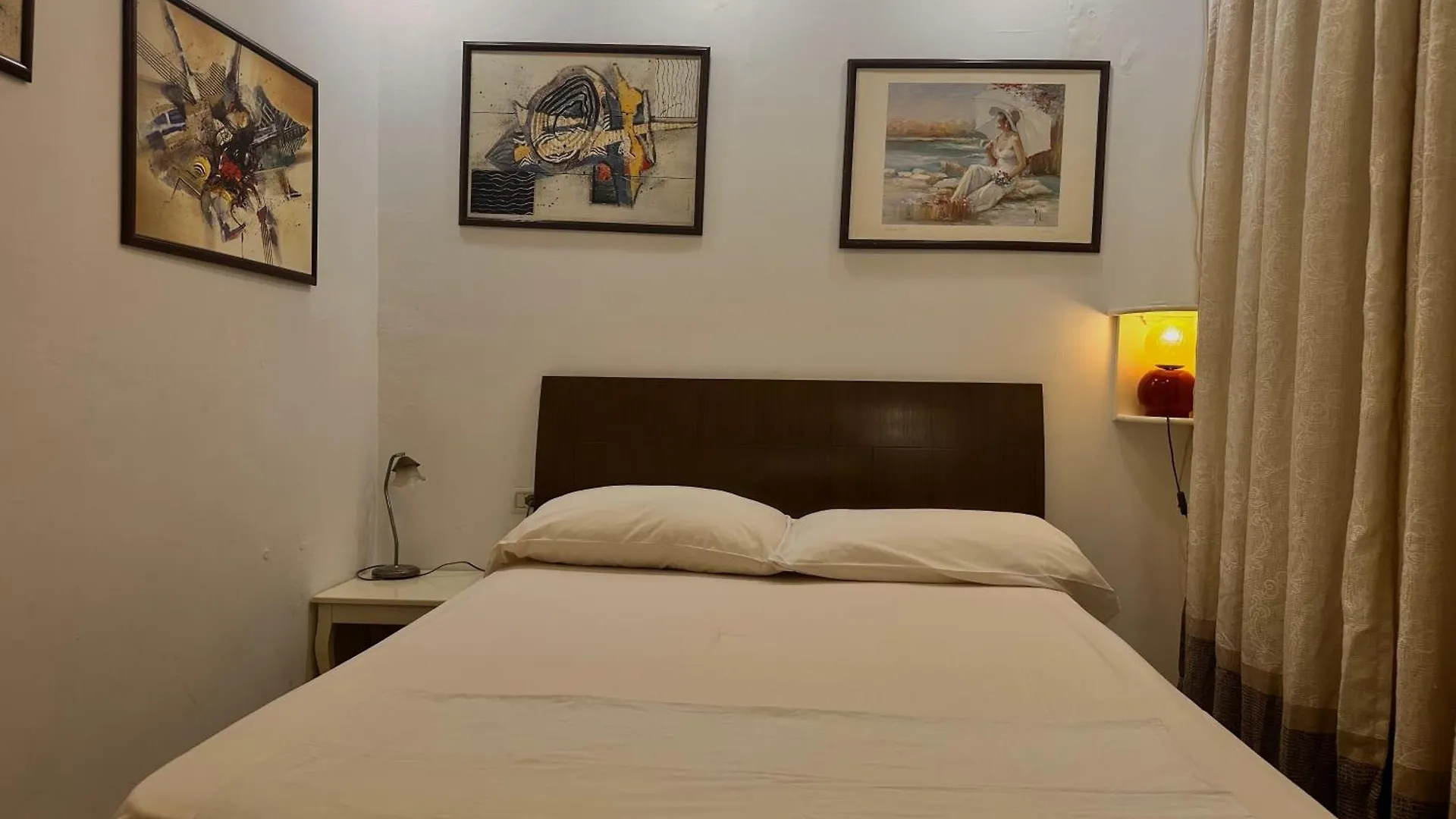 Comfort Apartment Tirana 0*,  Albania
