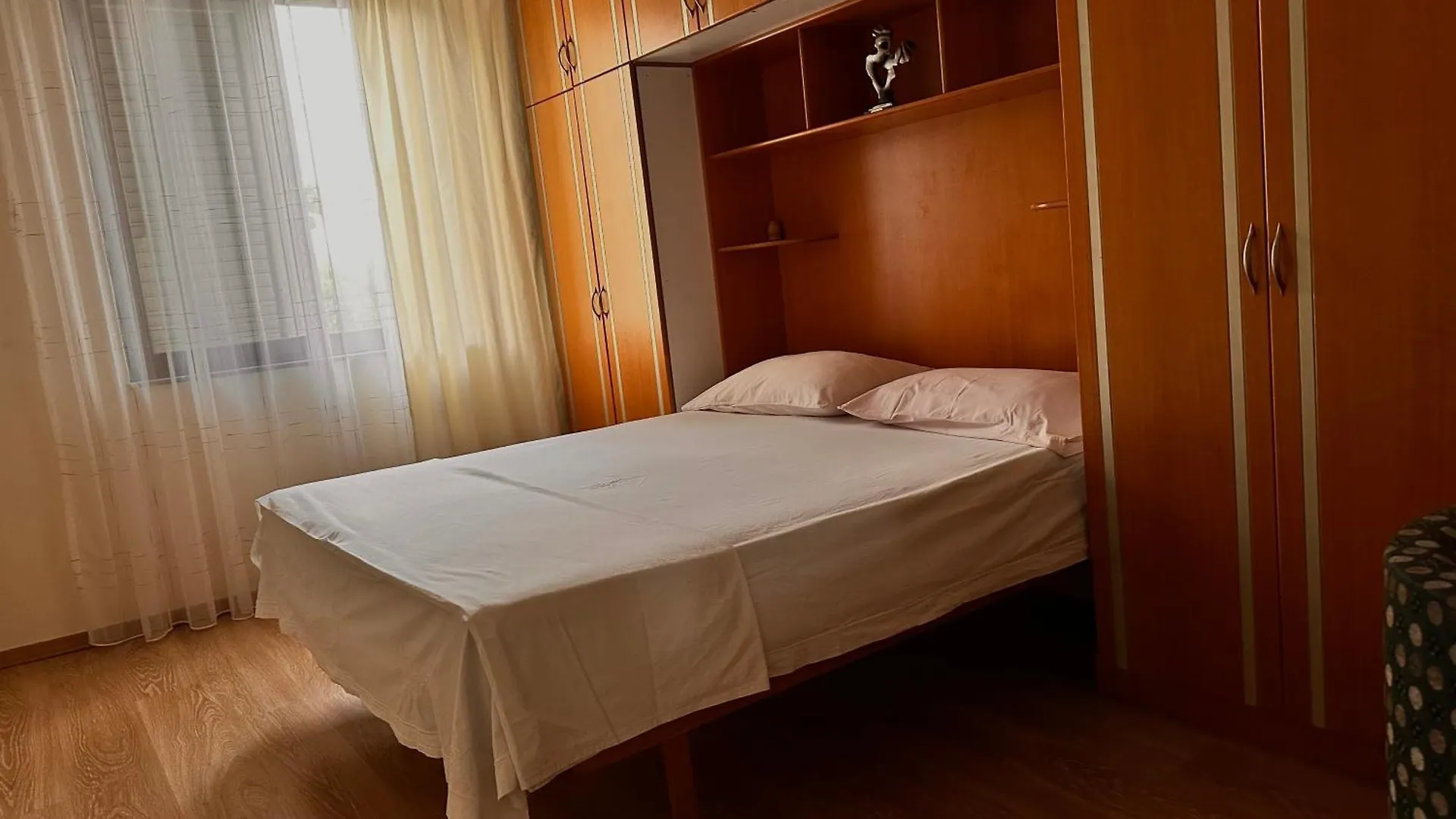 Comfort Apartment Tirana 0*,  Albania