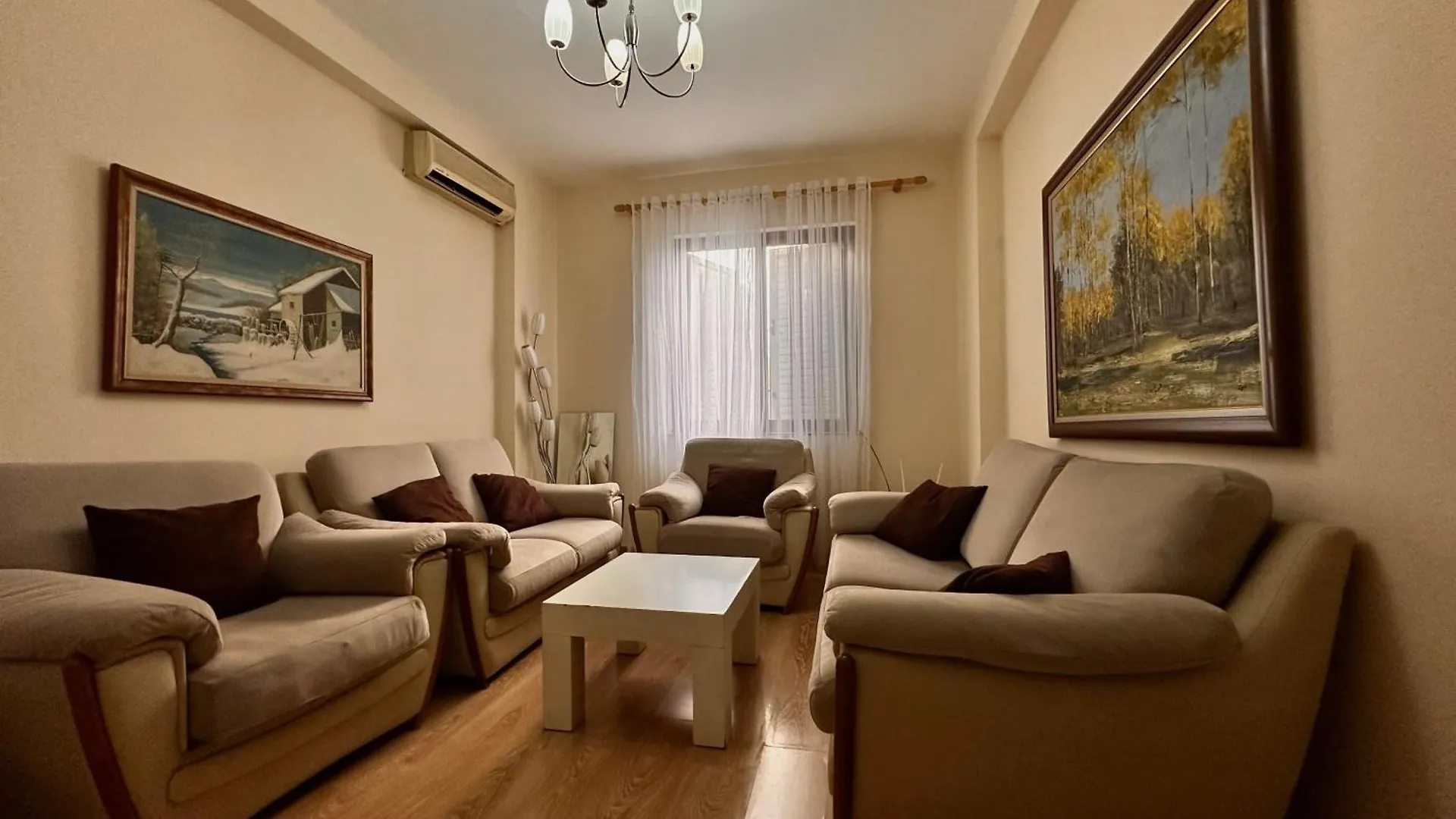 Comfort Apartment Tirana 0*,  Albania
